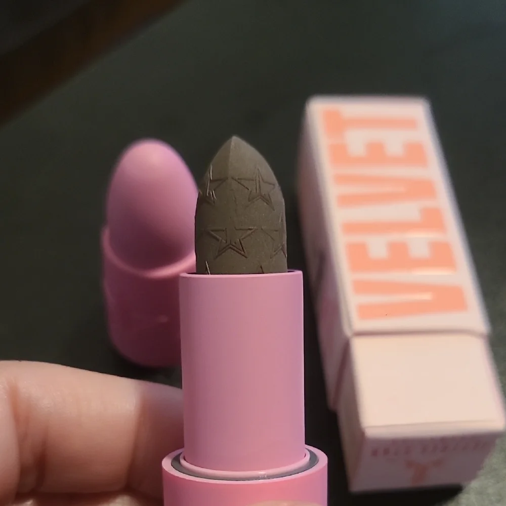 Jeffree Star Lipstick - Grave Digger